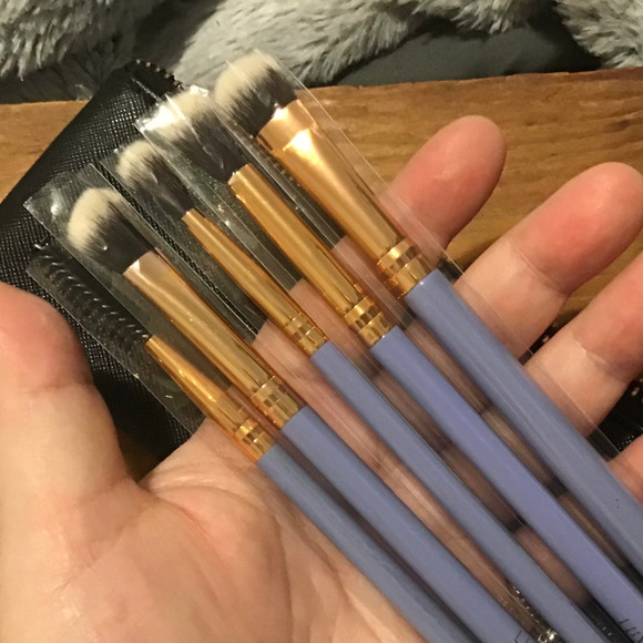 Luxie brush set with luxie bag, brand new in periwinkle - Picture 1 of 8